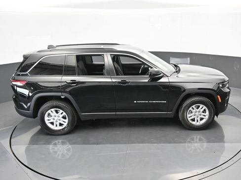 Used 2024 Jeep Grand Cherokee Laredo w/ Trailer Tow Package image 41