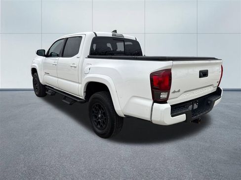 Used 2020 Toyota Tacoma SR5 image 3