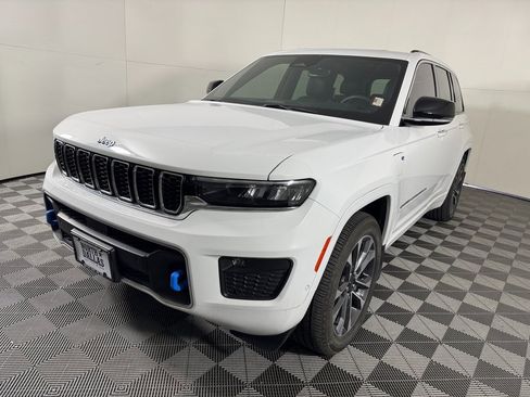 Used 2023 Jeep Grand Cherokee Overland w/ Rear Seat Video Group I image 3