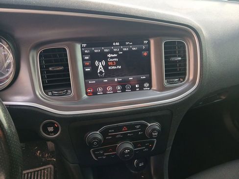 Used 2019 Dodge Charger SXT image 14