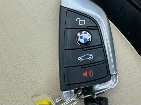 Used 2019 BMW X3 sDrive30i w/ Premium Package RWD image 40