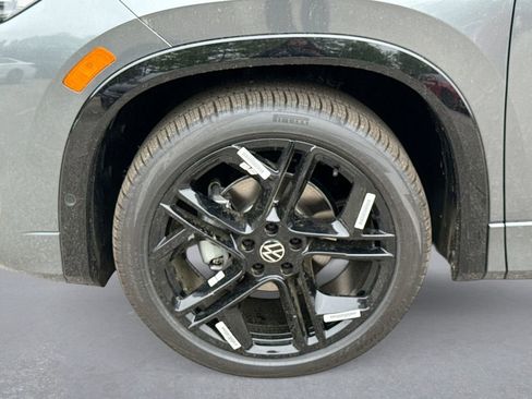 New 2026 Volkswagen Tiguan SE R-Line FWD image 18