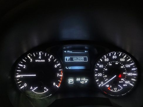 Used 2013 Nissan Altima 3.5 SL w/ Technology Pkg FWD image 23