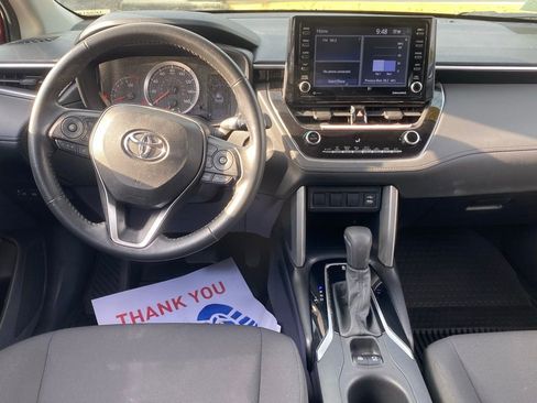 Used 2022 Toyota Corolla Cross LE image 9