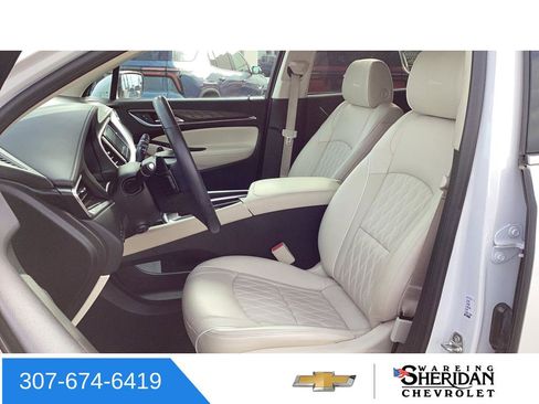 Used 2023 Buick Enclave Avenir w/ Avenir Technology Package image 27