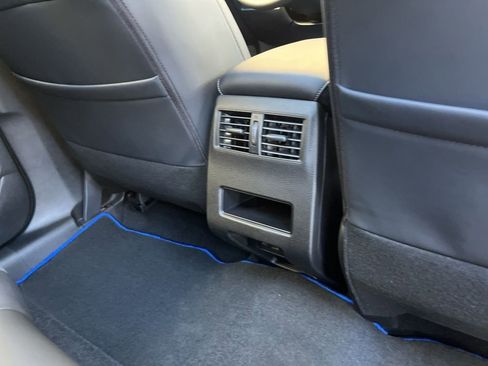 New 2025 Mitsubishi Outlander SE image 30