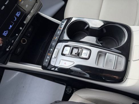 Certified 2022 Hyundai Tucson Limited w/ Winter Package image 24