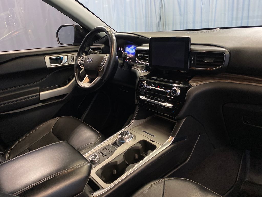 Used 2021 Ford Explorer Limited AWD/4WD image 43