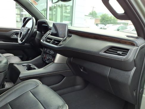 Used 2023 Chevrolet Suburban Premier AWD/4WD image 22