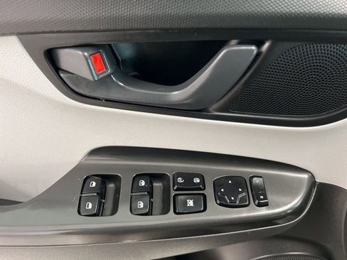 Used 2023 Hyundai Kona SEL image 19