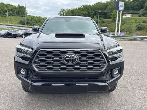 Used 2023 Toyota Tacoma TRD Sport w/ Technology Package AWD/4WD image 2