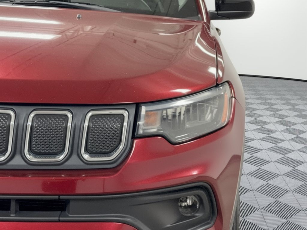 Used 2022 Jeep Compass Latitude FWD image 12