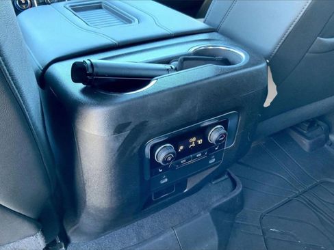 Used 2023 Chevrolet Tahoe Z71 w/ Luxury Package image 37