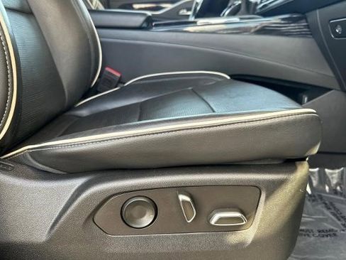 Certified 2022 Cadillac Escalade Sport w/ LPO, ONYX Package image 25