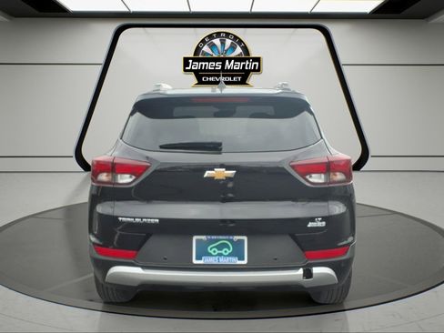Used 2024 Chevrolet TrailBlazer LT w/ Convenience Package FWD image 5