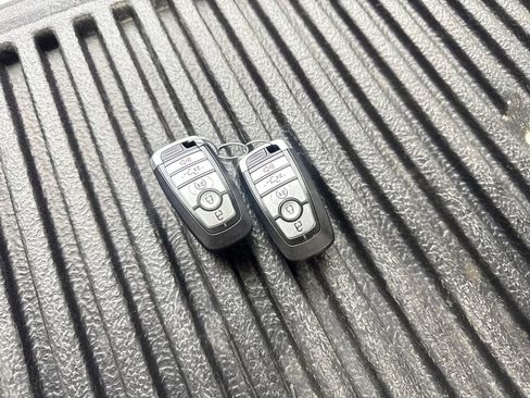 Used 2022 Ford F250 Platinum w/ Snow Plow Prep Package image 82