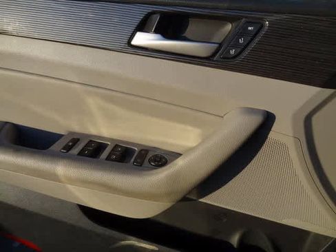 Used 2018 Hyundai Sonata Limited image 8