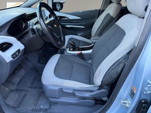 Used 2018 Chevrolet Bolt LT FWD image 8