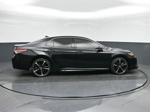 Used 2019 Toyota Camry XSE image 8