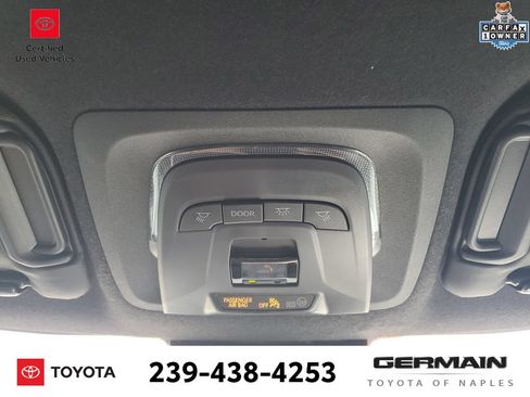 Used 2025 Toyota Corolla SE FWD image 33