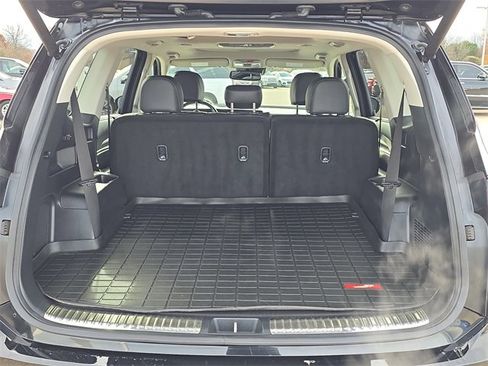 Used 2023 Kia Telluride AWD image 28