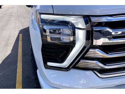 Used 2026 Chevrolet Silverado 3500 High Country w/ Technology Package AWD/4WD image 30