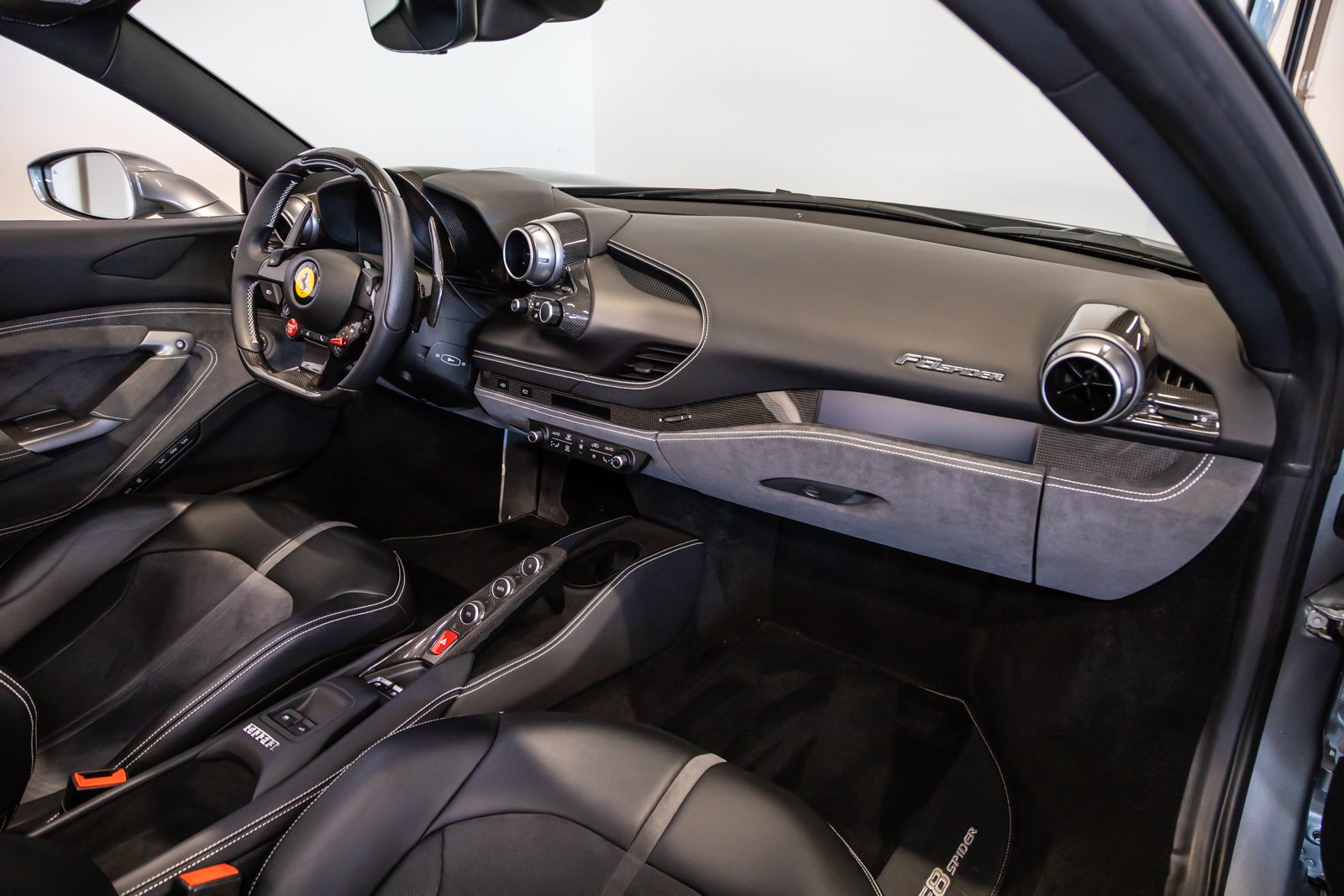 Used 2021 Ferrari F8 Tributo RWD image 38