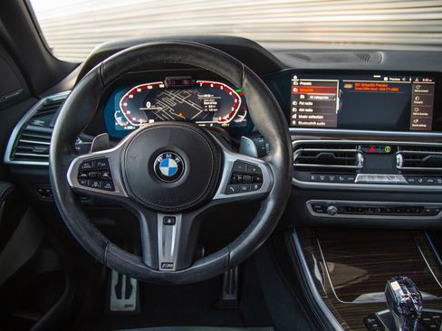 Used 2019 BMW X5 xDrive40i w/ M Sport Package AWD/4WD image 13