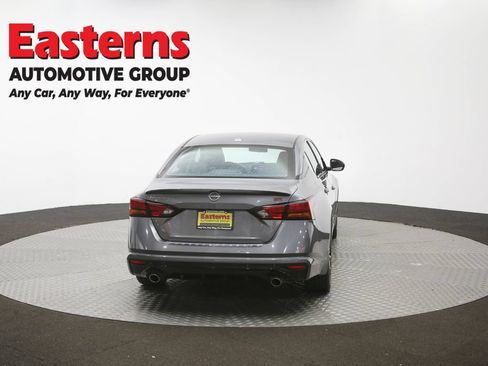 Used 2023 Nissan Altima 2.5 SR FWD image 37