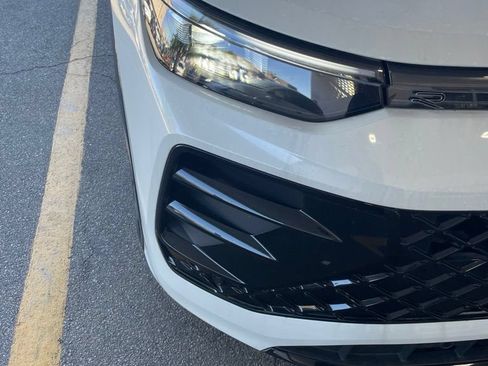 New 2026 Volkswagen Tiguan SE R-Line AWD/4WD image 2