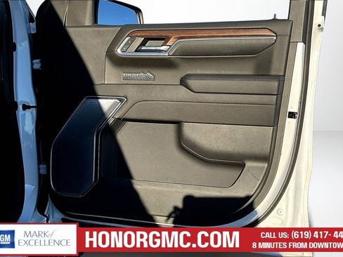 Used 2023 Chevrolet Silverado 1500 High Country w/ Technology Package image 27