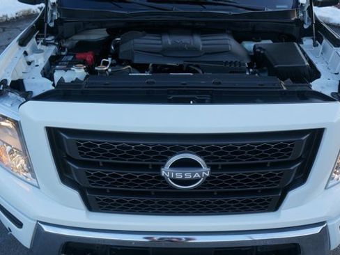 Used 2024 Nissan Titan SV w/ SV Convenience Package image 61