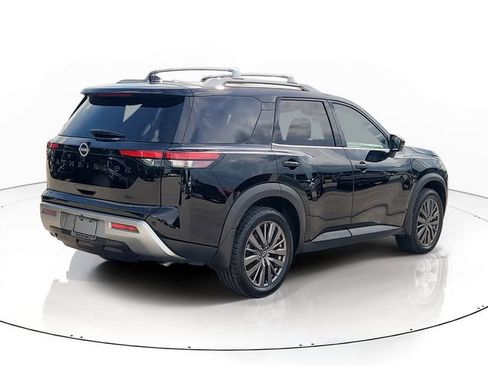 Used 2024 Nissan Pathfinder SL w/ SL Premium Package FWD image 5