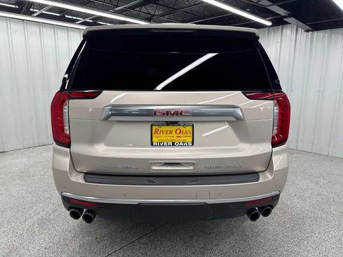 Used 2021 GMC Yukon Denali w/ Denali Premium Package AWD/4WD image 5