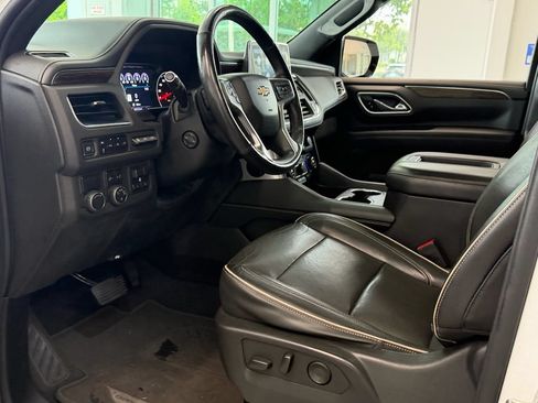 Used 2021 Chevrolet Tahoe Premier w/ Premium Package RWD image 12