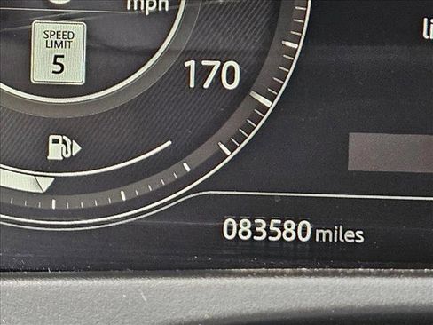 Used 2019 Jaguar F-PACE Prestige image 17