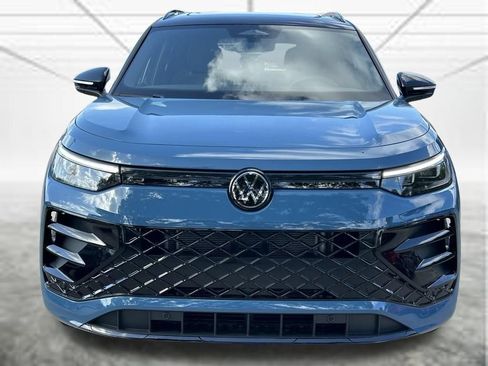 New 2026 Volkswagen Tiguan SE R-Line FWD image 8