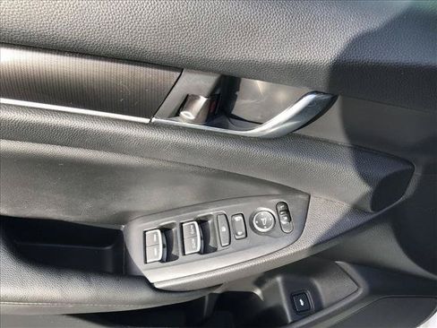 Used 2019 Honda Accord Sport image 12