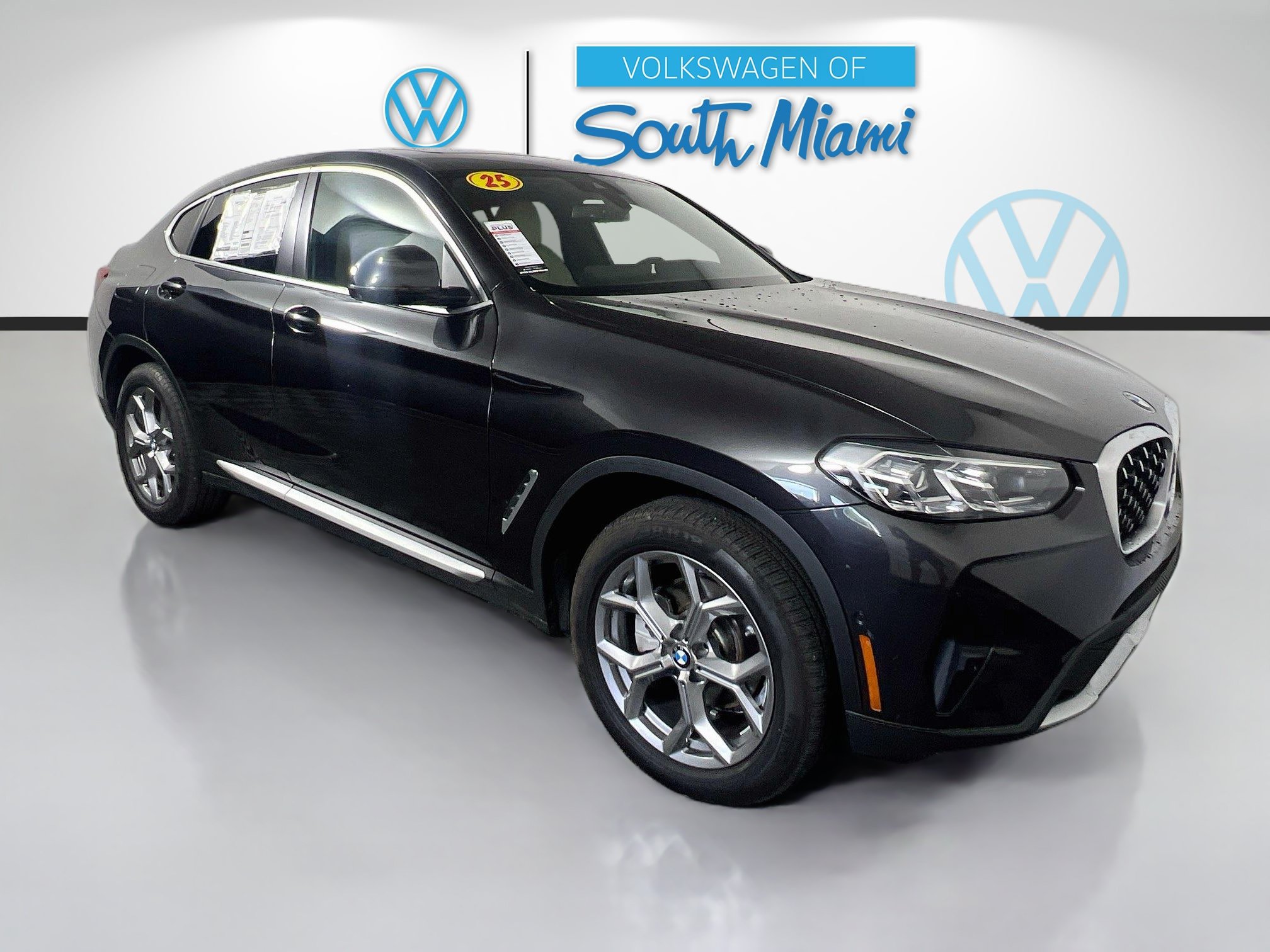 Used 2025 BMW X4 xDrive30i AWD/4WD image 1
