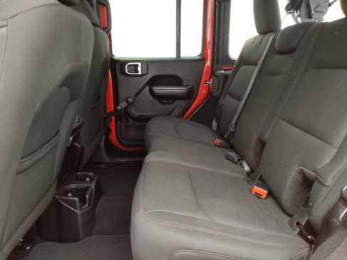 Used 2018 Jeep Wrangler Unlimited Sport AWD/4WD image 18