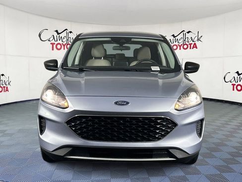 Used 2022 Ford Escape SE image 2