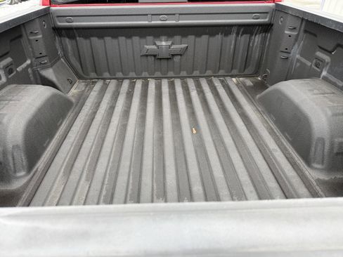 Used 2025 Chevrolet Silverado 1500 LT Trail Boss w/ Convenience Package II image 2