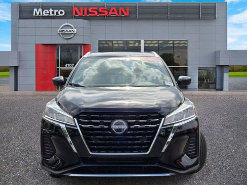 Certified 2024 Nissan Kicks SV FWD image 2