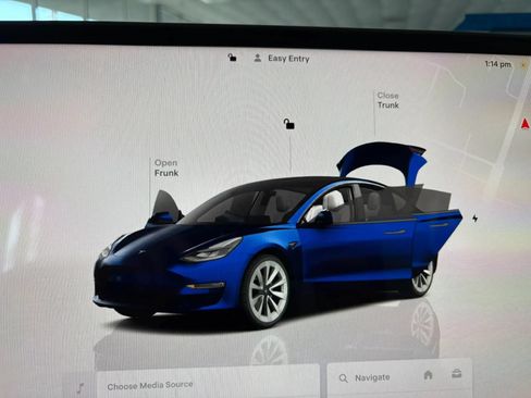 Used 2022 Tesla Model 3 RWD image 5