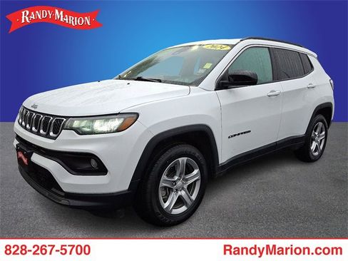 Used 2024 Jeep Compass Latitude image 1