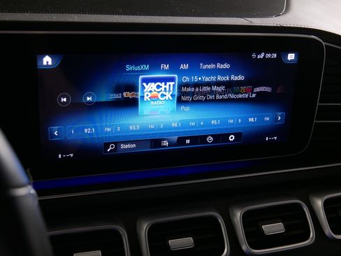 Used 2022 Mercedes-Benz GLS 450 4MATIC image 22