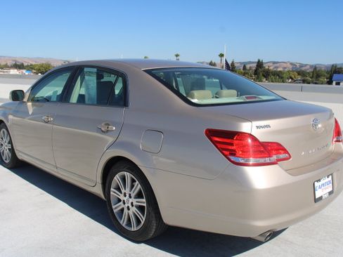 Used 2007 Toyota Avalon Limited FWD image 5