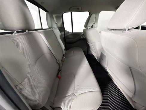 Used 2020 Nissan Frontier SV w/ Midnight Edition Floor Mats RWD image 32