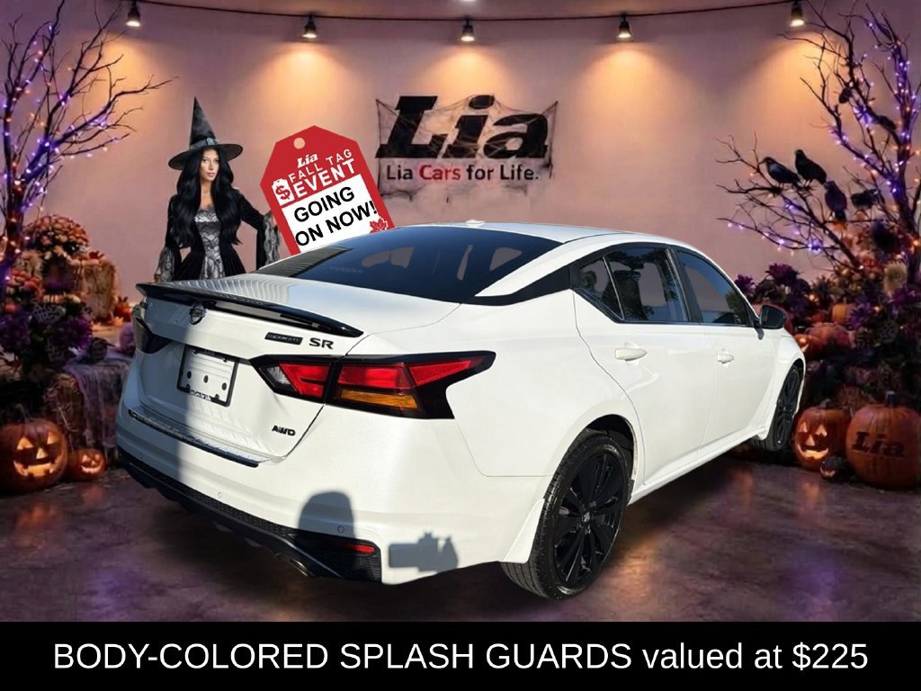 Used 2022 Nissan Altima 2.5 SR w/ Midnight Edition Package AWD/4WD image 3