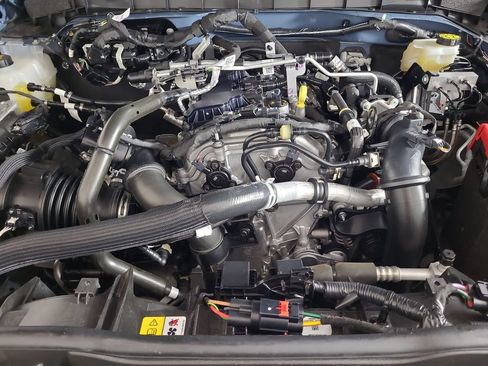 Certified 2025 Ford Bronco Outer Banks AWD/4WD image 24